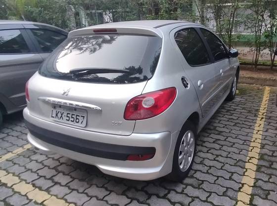 PEUGEOT 207 1.4 XR 8V FLEX 4P MANUAL PEUGEOT 207 1.4 XR 8V FLEX 4P MANUAL